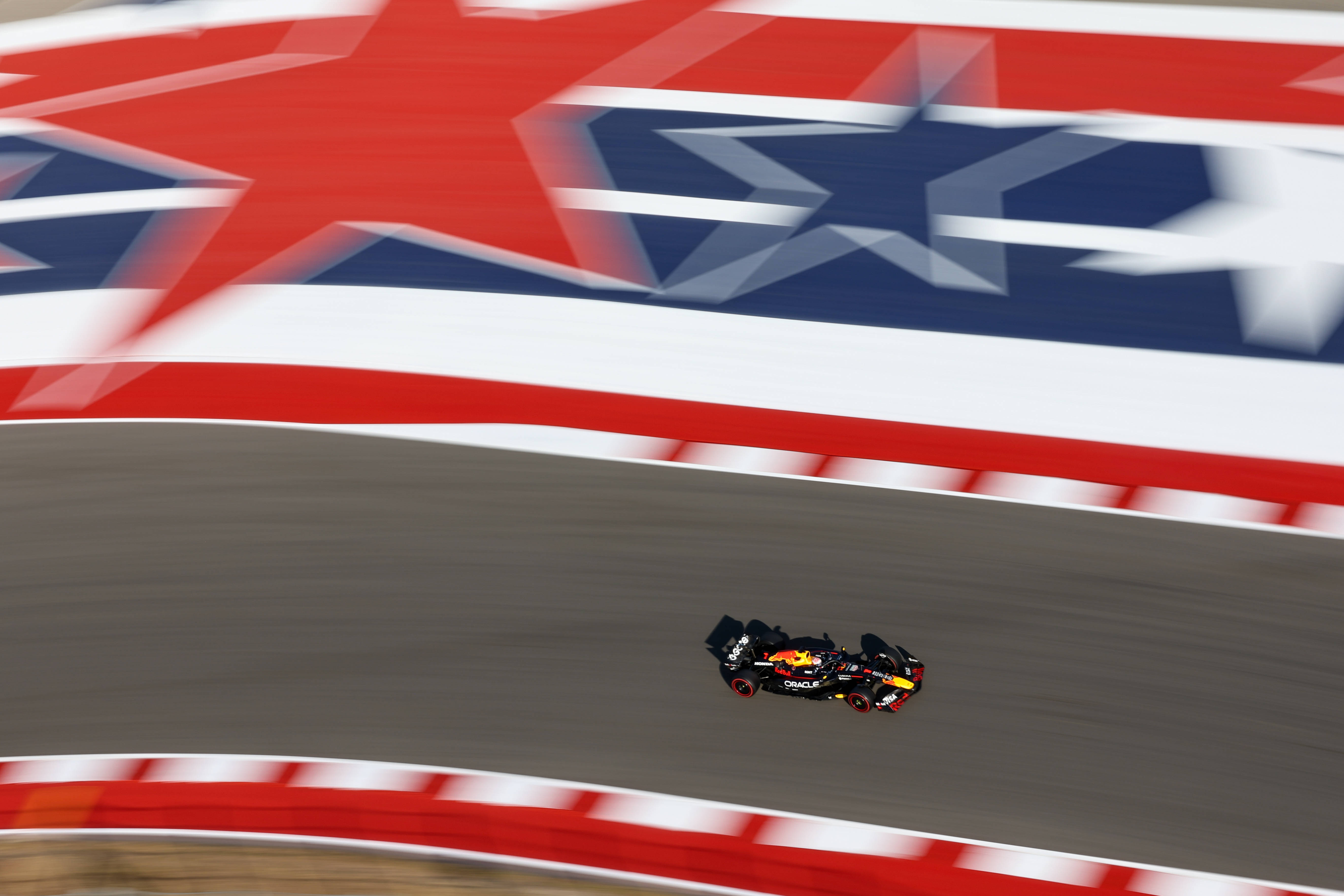 法拉利碾压雷诺车队，维斯塔潘带队取胜的简单介绍