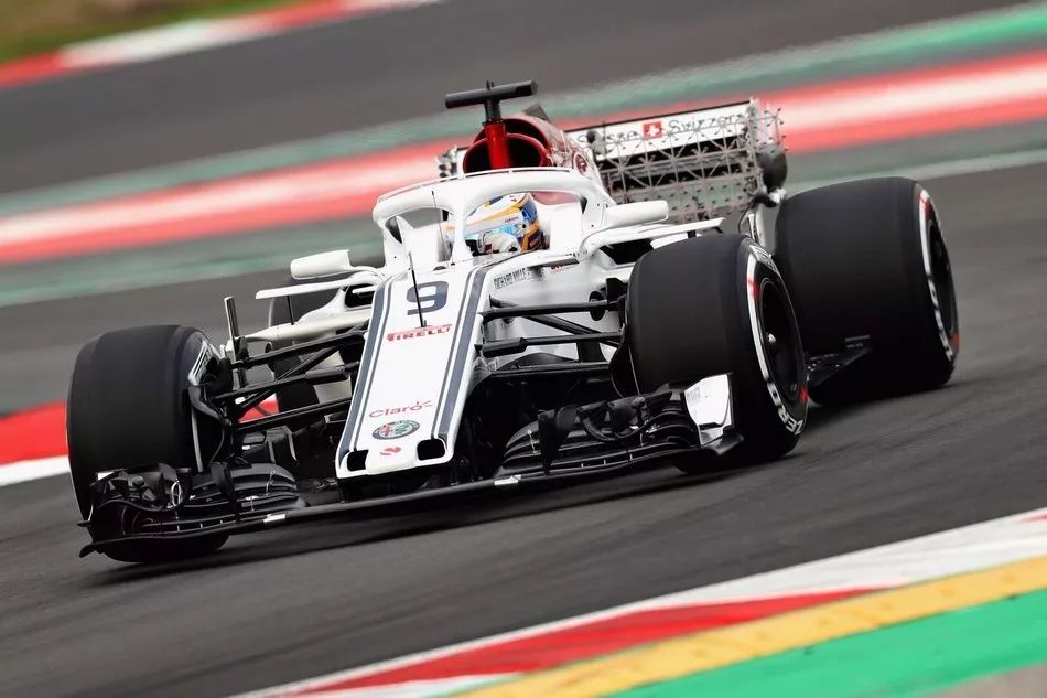 索伯车队轻取红牛二队，阿隆索统治全场