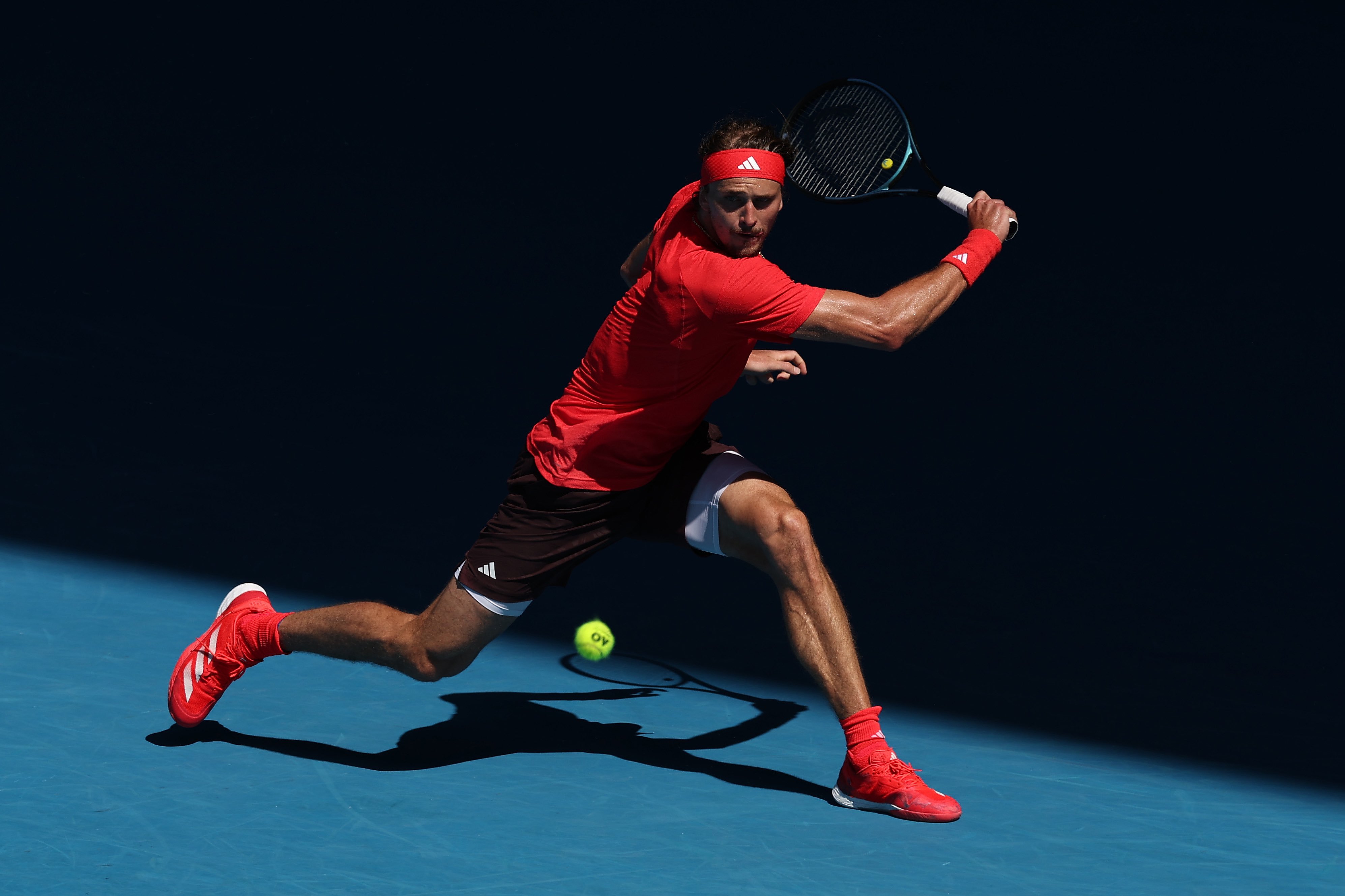 爱游戏APP-ATP总决赛逆转澳网，兹维列夫惊艳四座