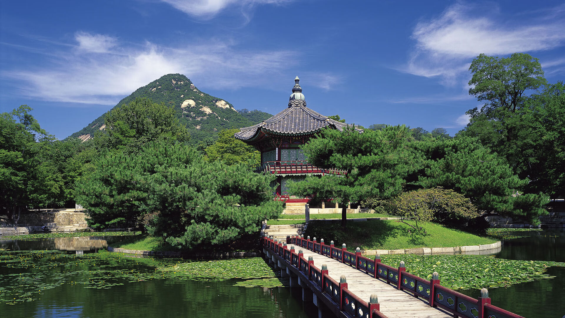 当F1引擎轰鸣遇见绿茵场激情，一场奥地利速胜哥斯达黎加的街道赛演绎