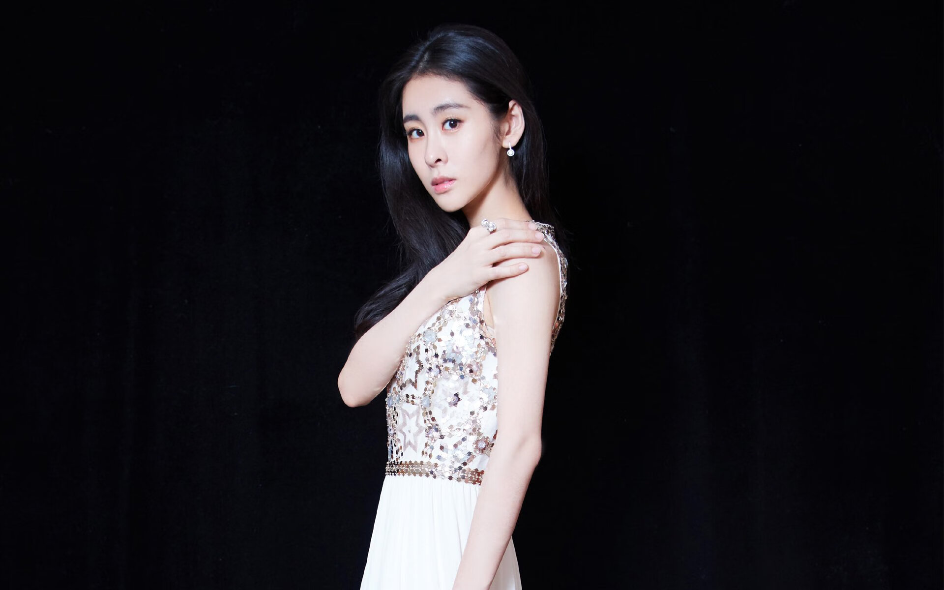 风暴与沙漠，当迪马利亚的利刃切开夜空，沙特用战术版图吞噬冰岛