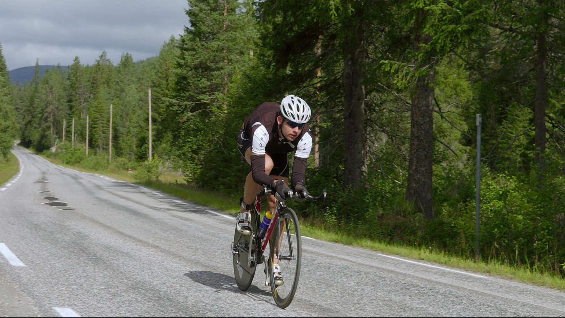 唯一变量，浓眉独舞撕裂灰熊防线，湖人绝境中的巨星答案